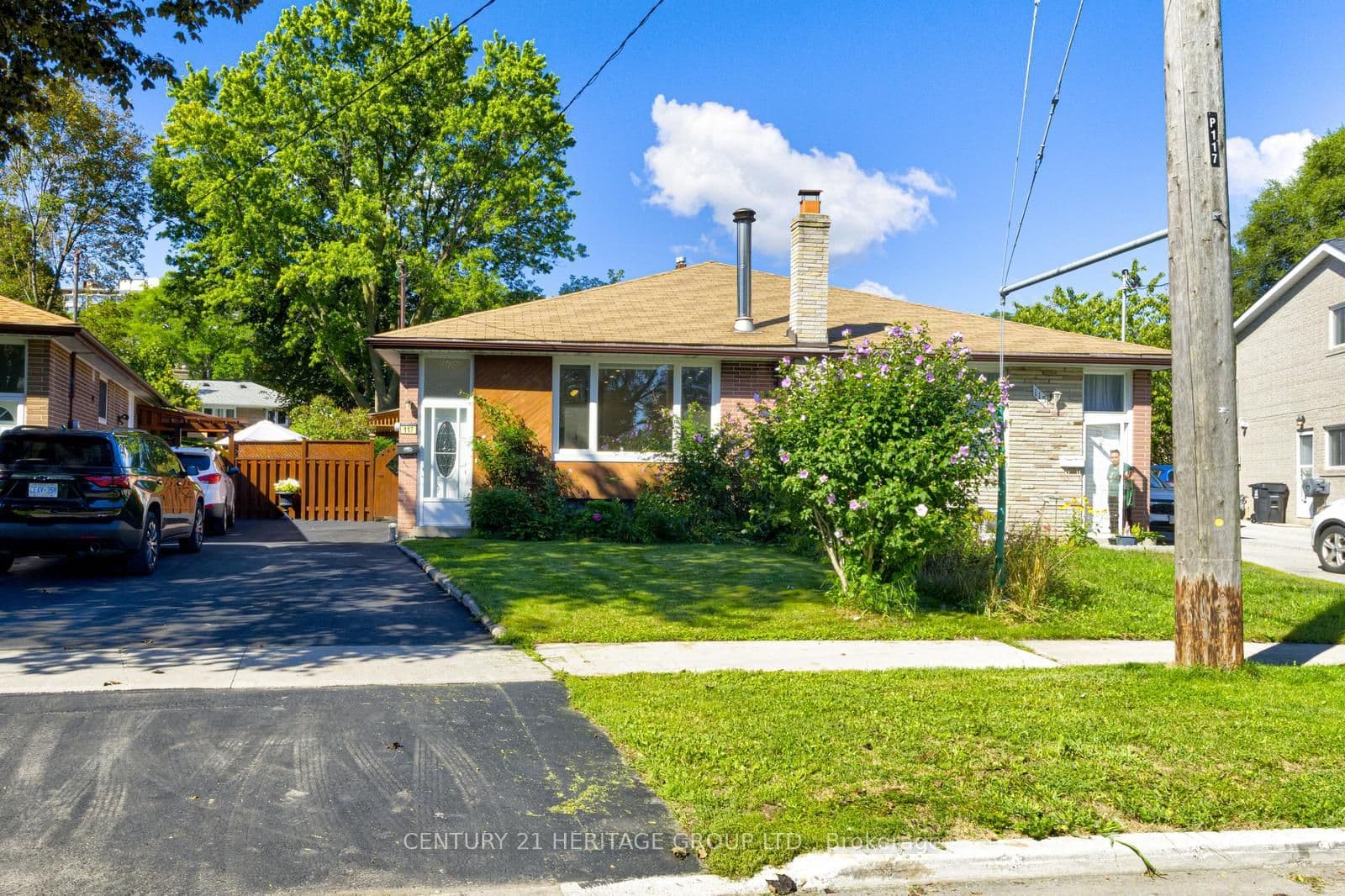 117 Marbury Crescent photo 1