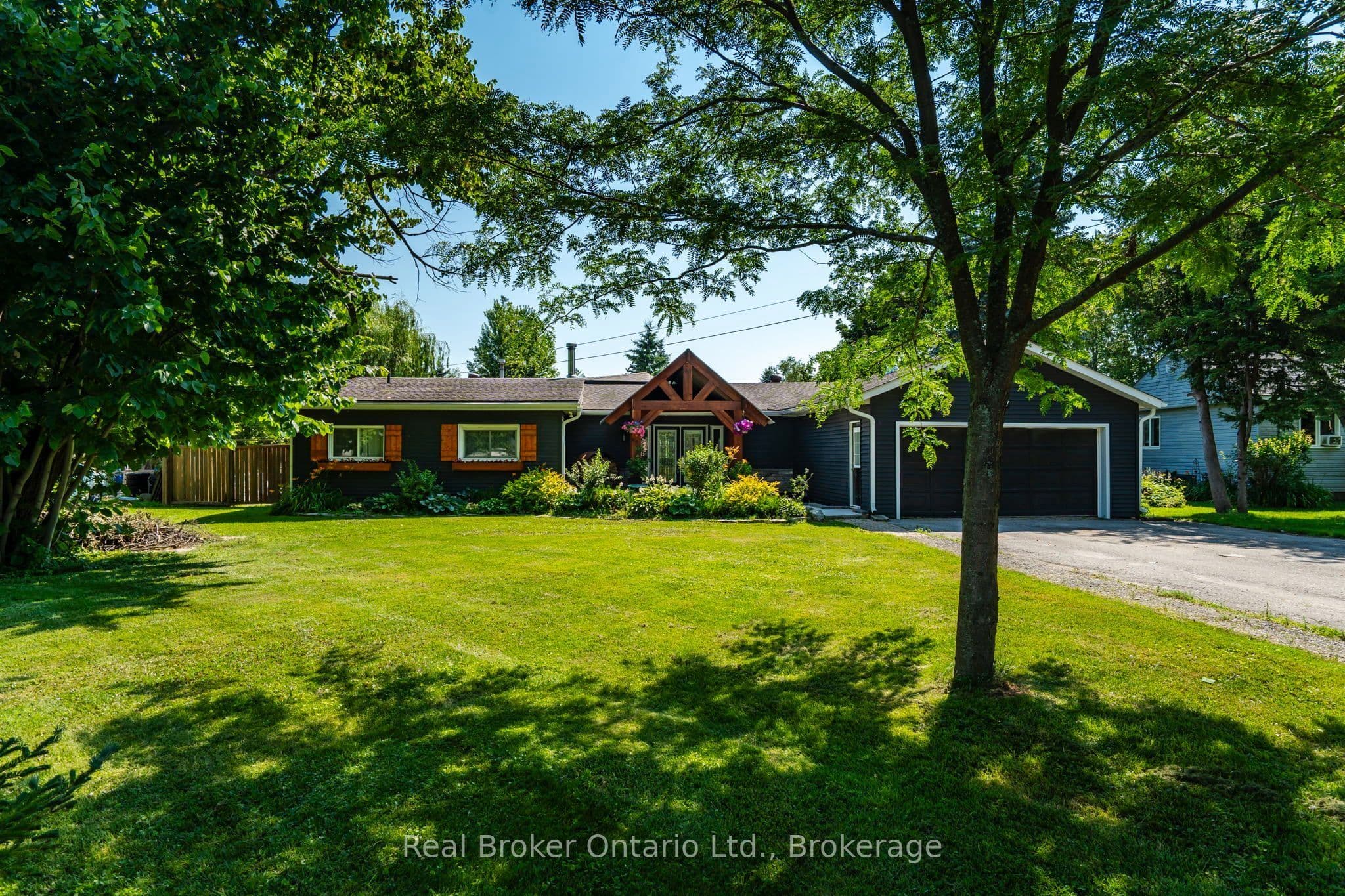2307 Somers Boulevard photo 1