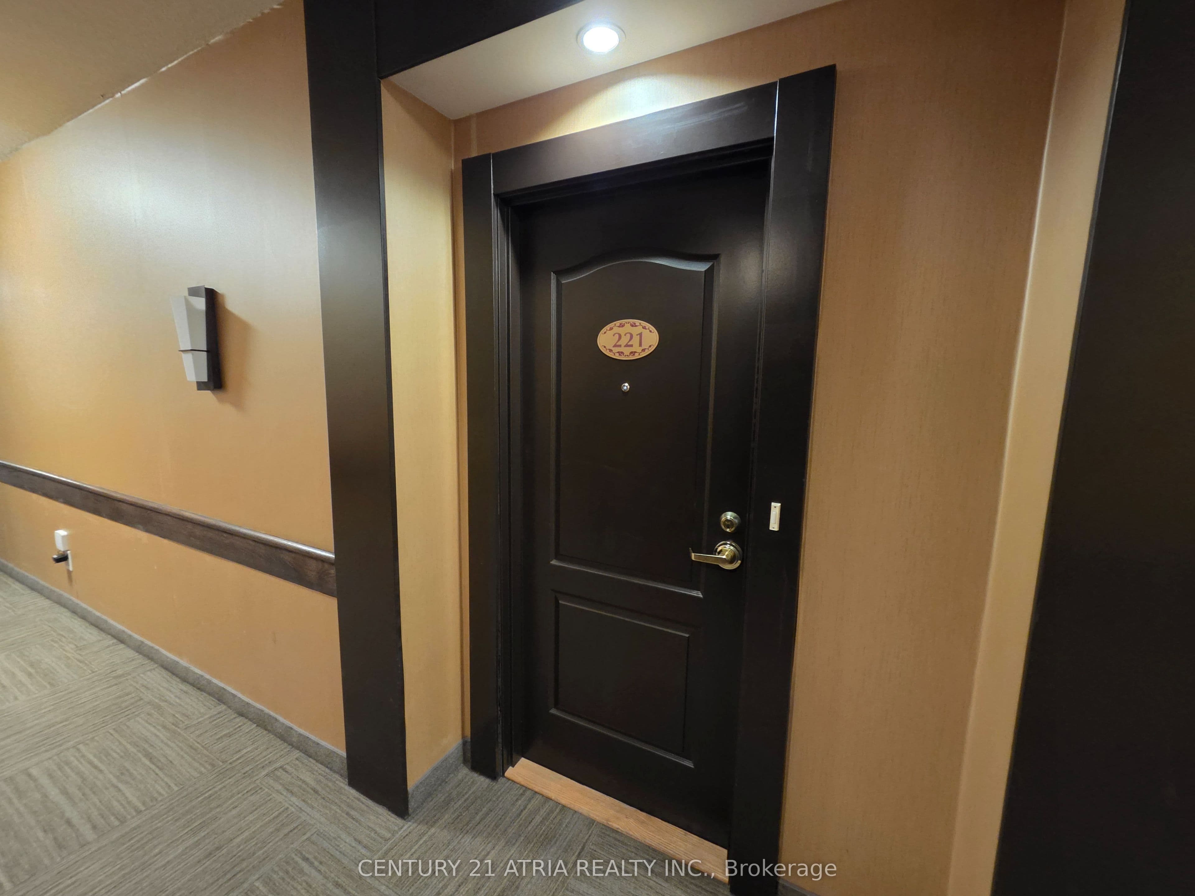 Unit 221 2020 Mcnicoll Avenue photo 1