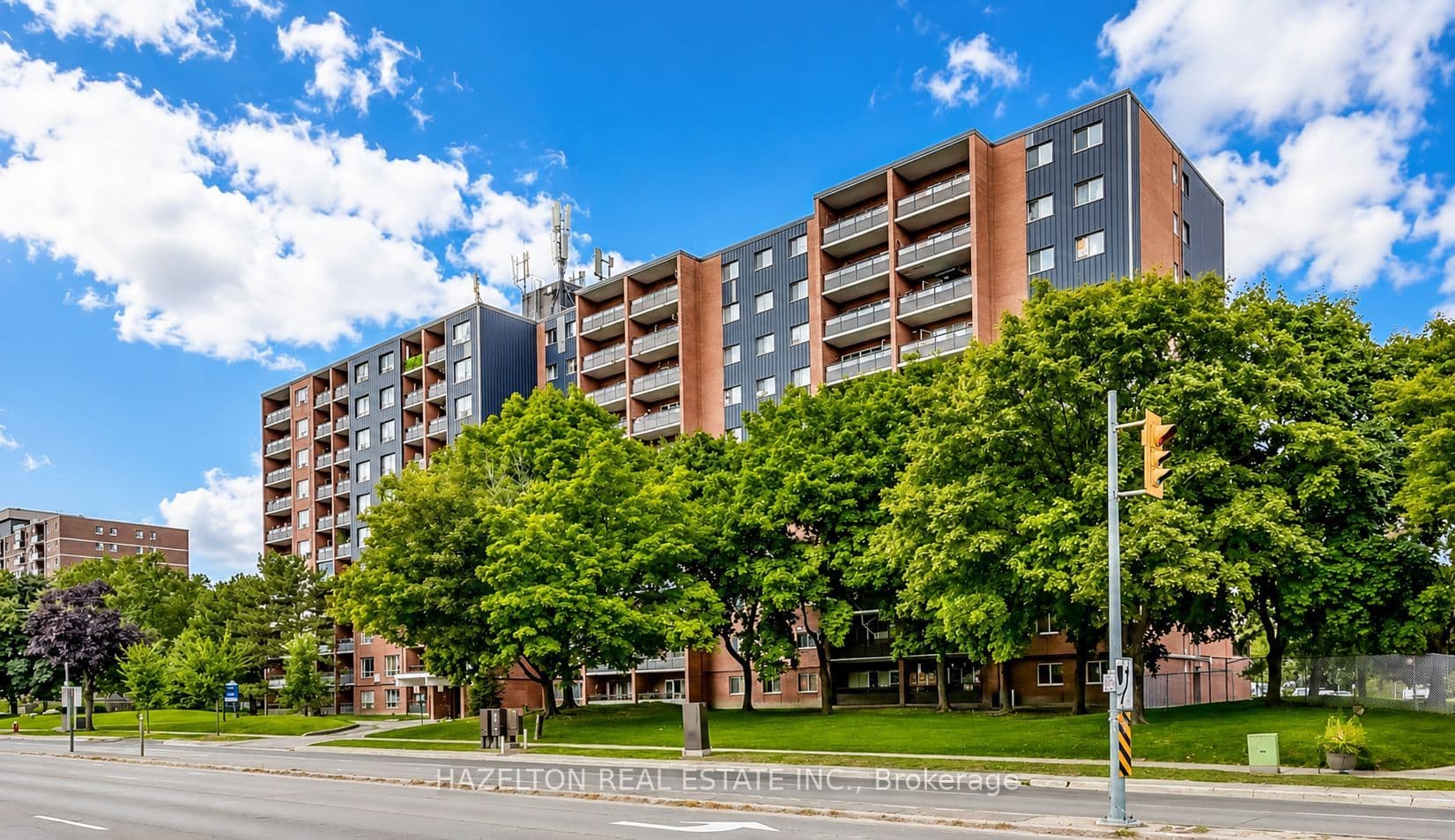 Unit 702 1665 Bloor Street photo 1