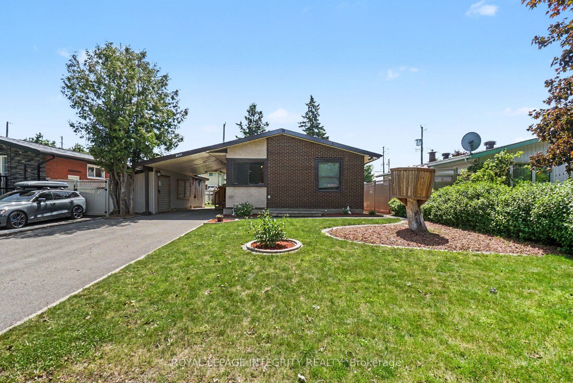 2450 Magnus Avenue photo 1