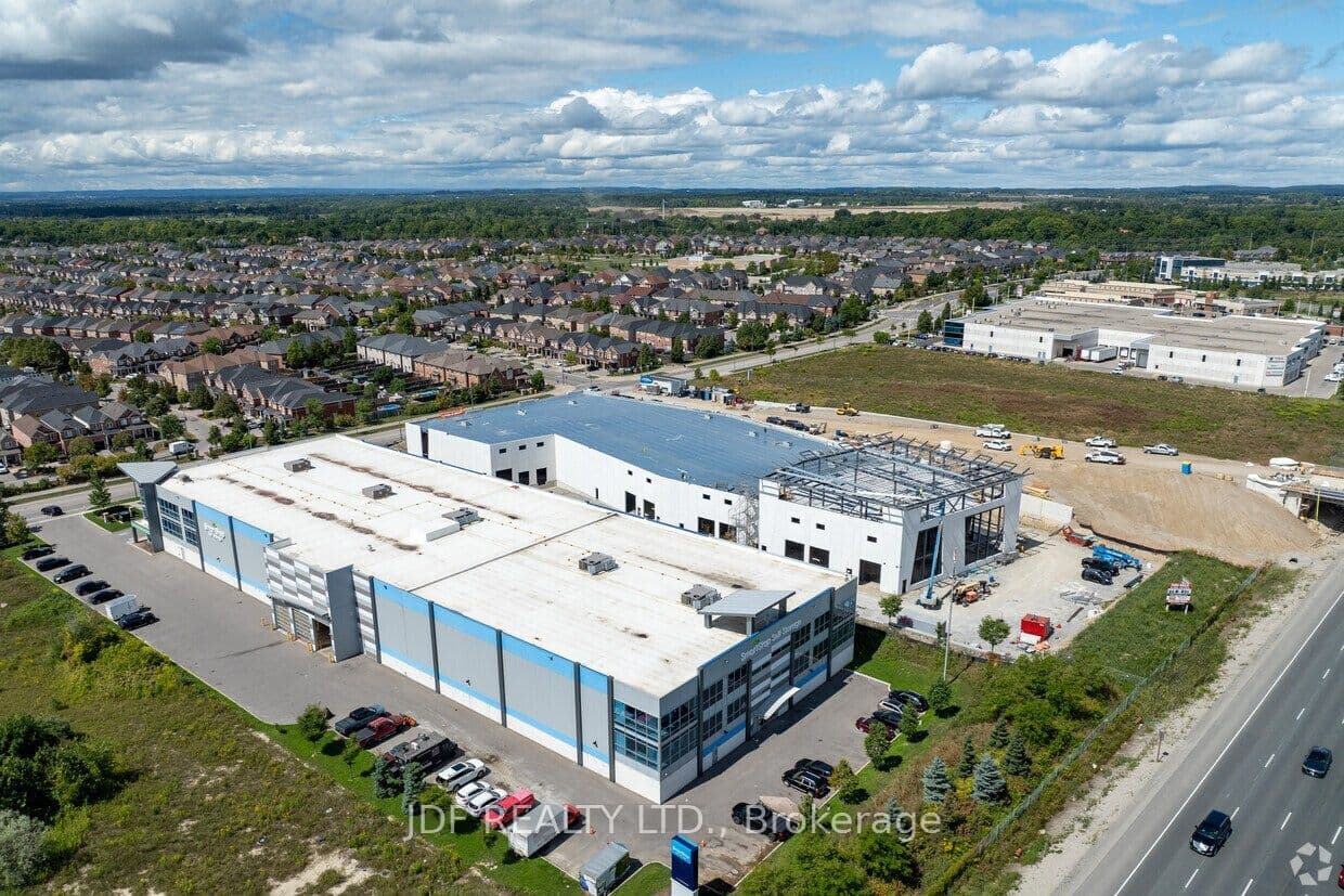 Unit 204 435 Cityview Boulevard photo 1