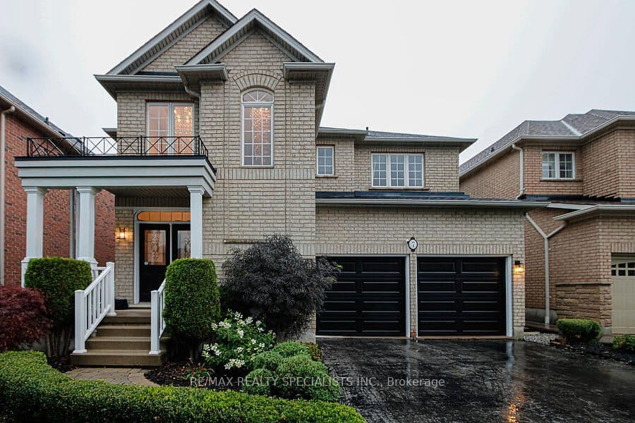 7 Kingspoint Circle photo 1