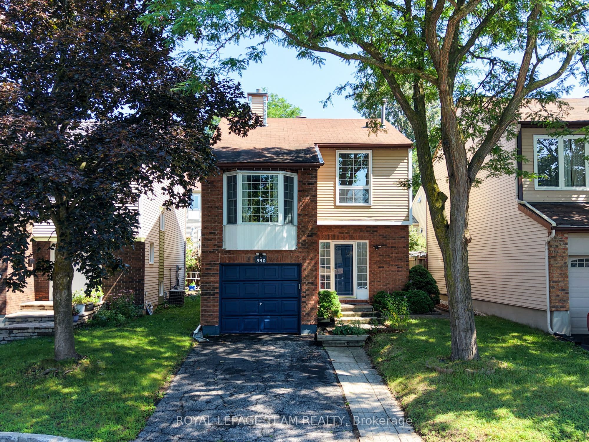 930 Alenmede Crescent photo 1