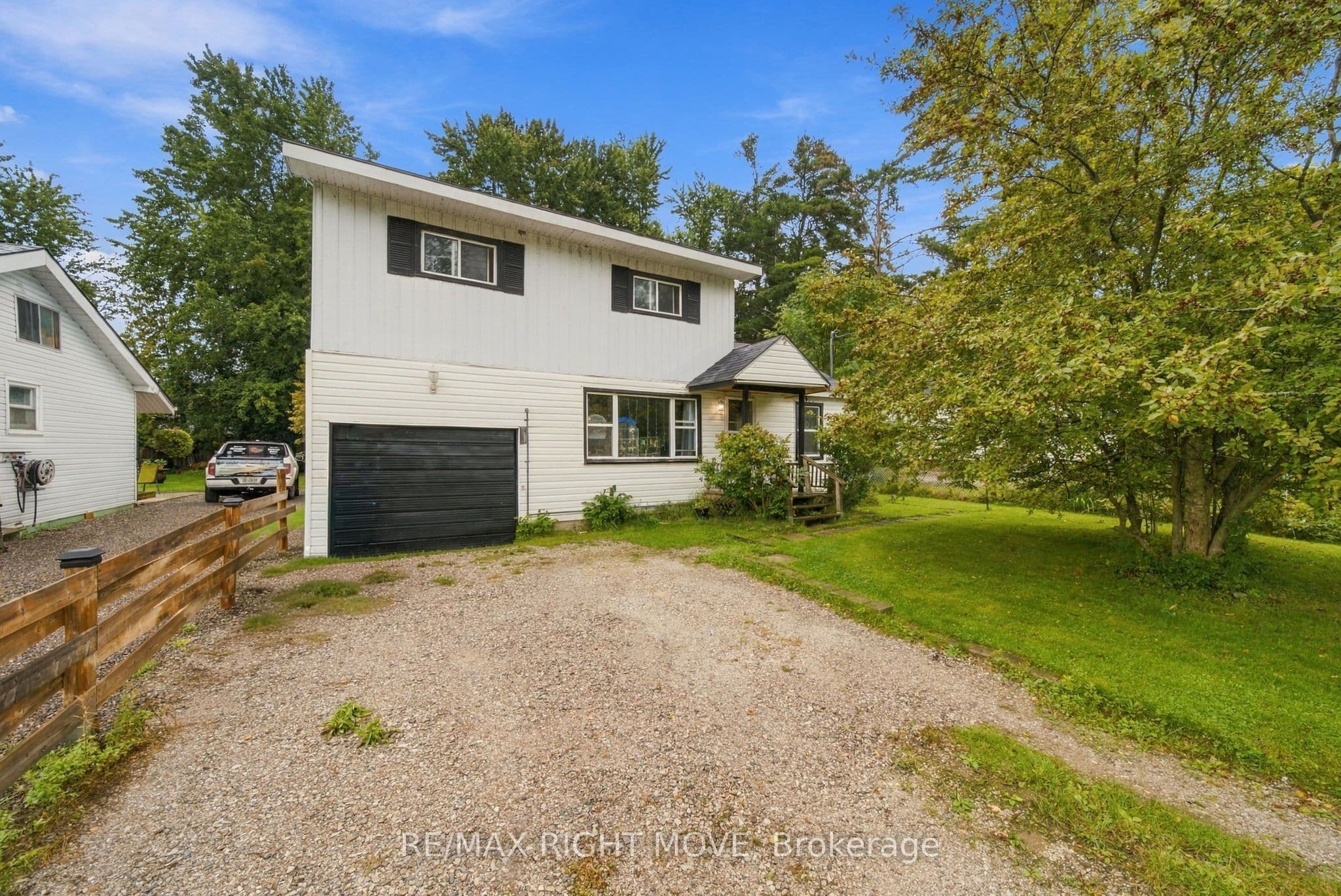 3425 Coronation Avenue photo 1
