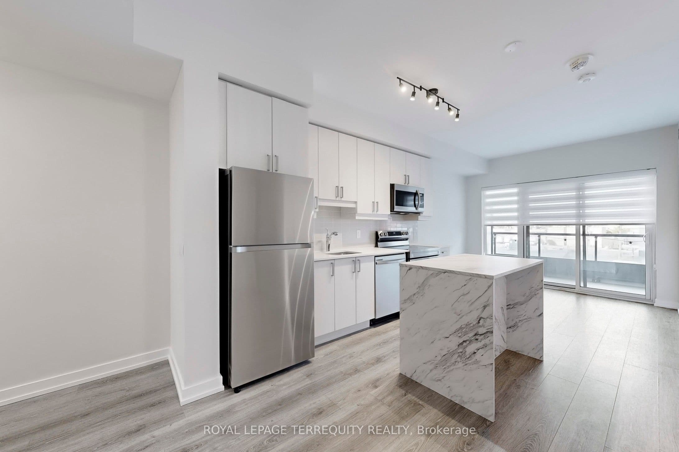 Unit 408 1480 Bayly Street photo 1