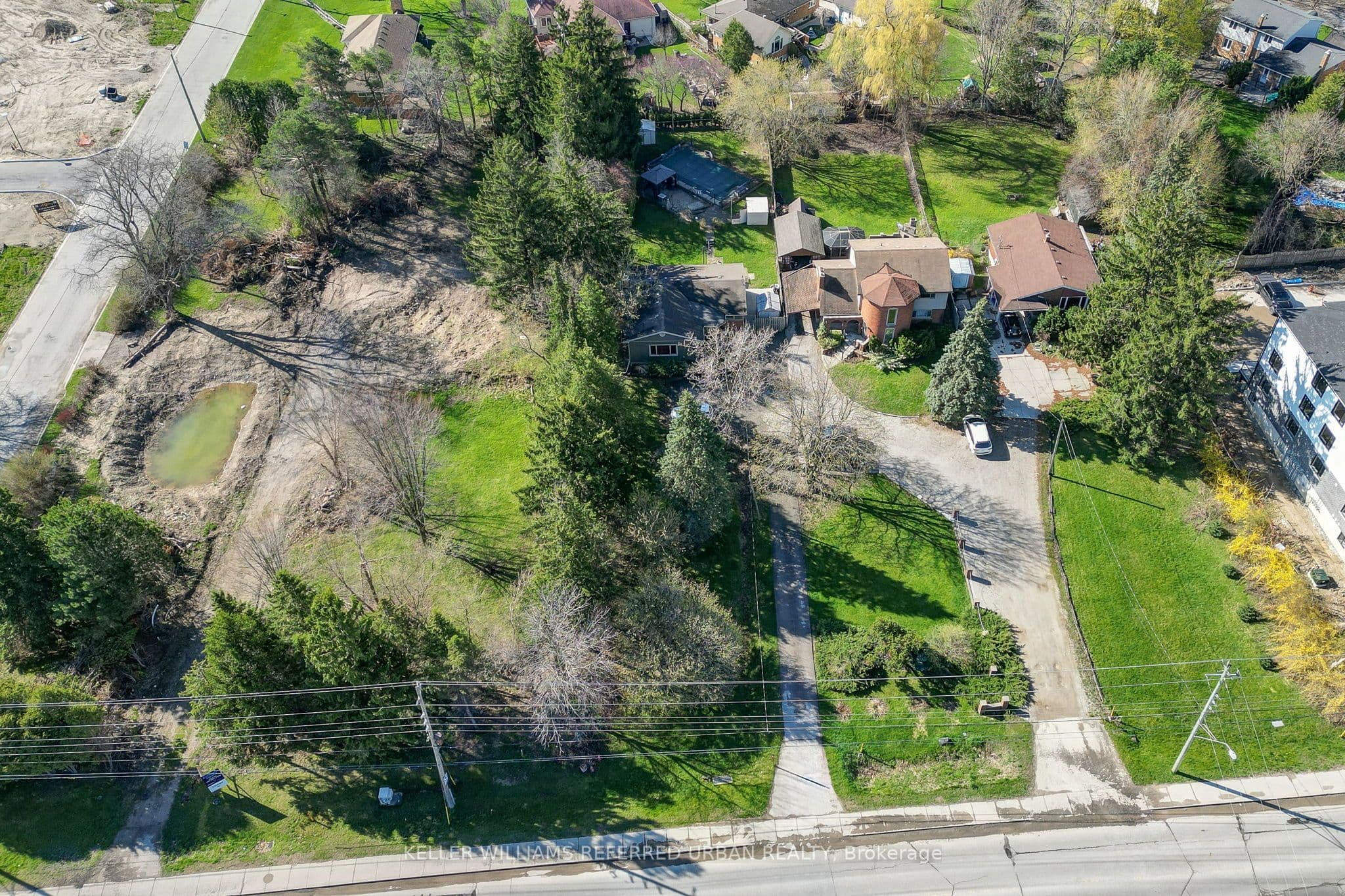 610 Commissioners Road photo 1