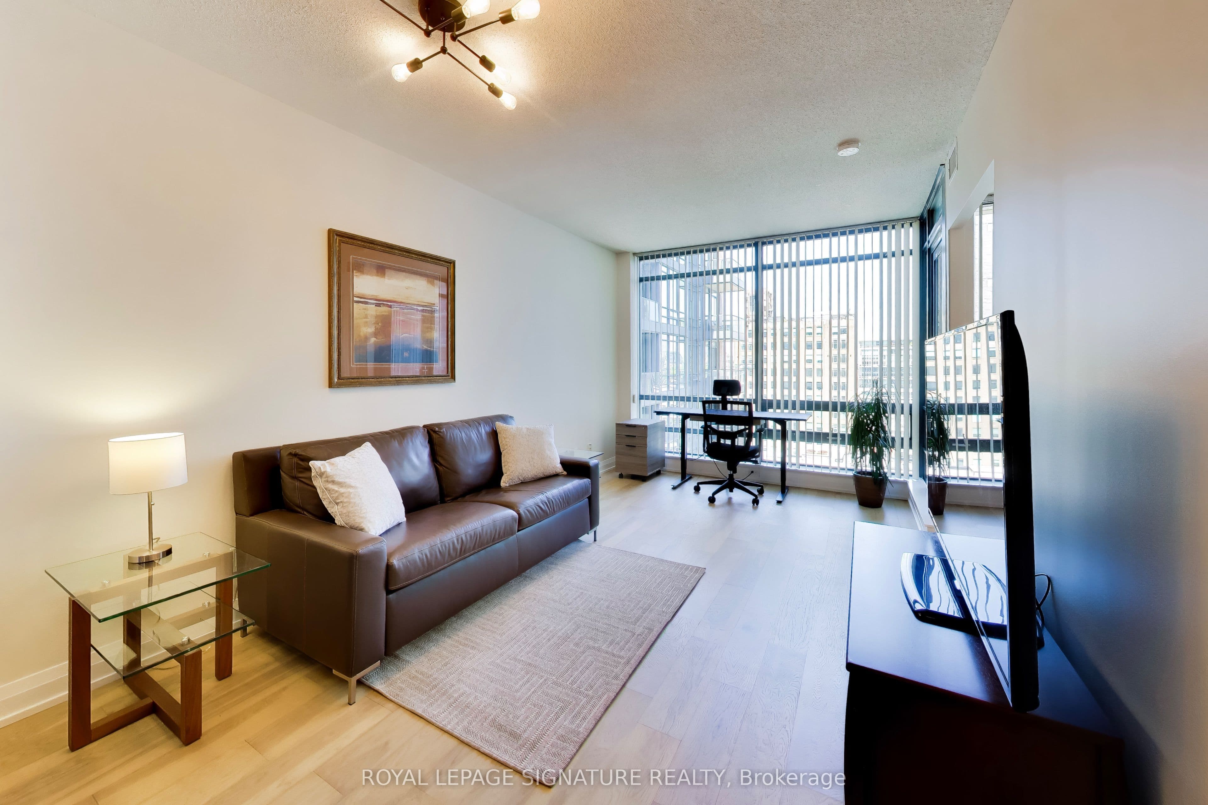 Unit 1219 438 King Street photo 1